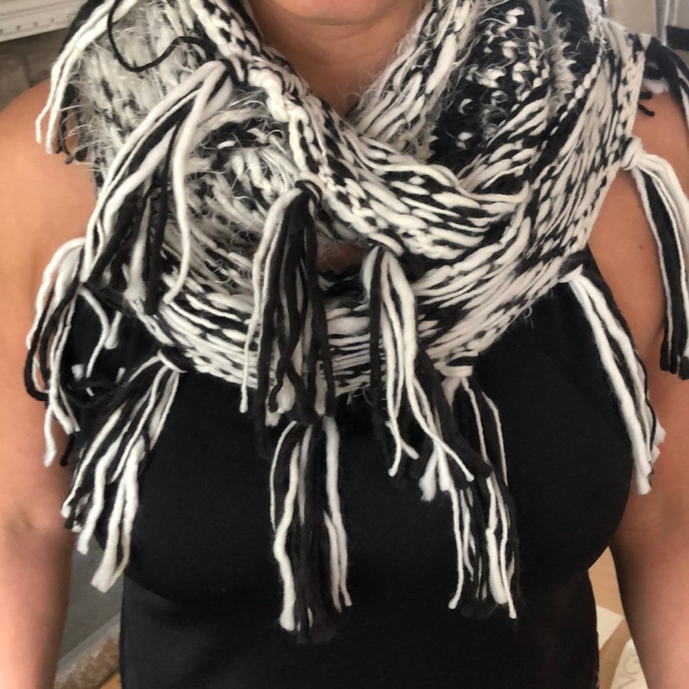 Black and White Scarf with Fringes